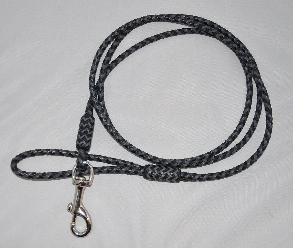  8 strands - black and grey 